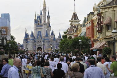 迪士尼夢(mèng)幻聯(lián)動(dòng)，美國(guó)旅交會(huì)點(diǎn)亮全球旅行新期待